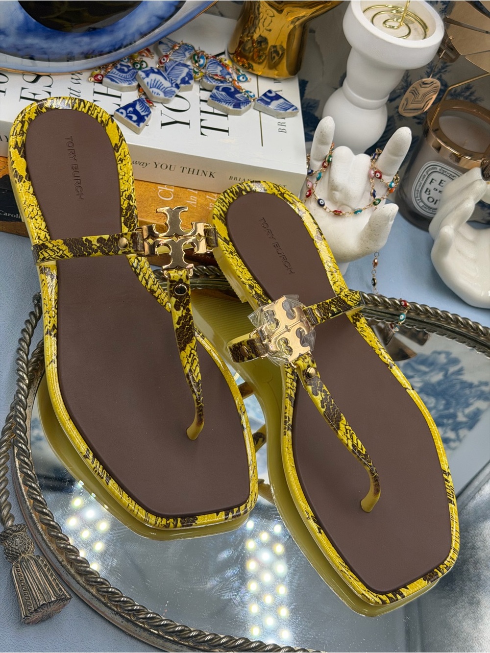 🆕 TORY BURCH 🧿 NWOB Roxanne Rubber Sandals, Brown & Yellow Lizard - Sz 7 - Picture 6 of 10